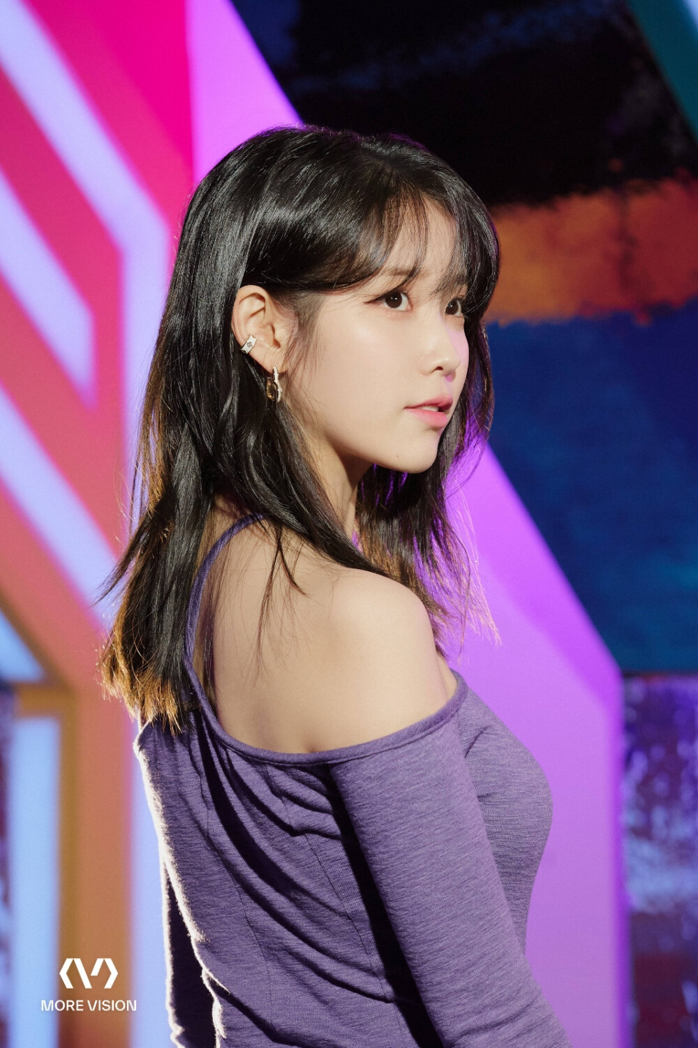 IU