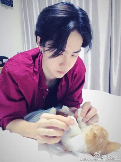 ☀一宝确实蛮喜欢捏爪的～>3<～☀