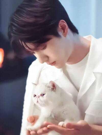 ☀一宝确实蛮喜欢捏爪的～>3<～☀