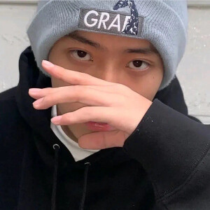 ᴸⁱᵛᵉ ᵃ ᵍᵒᵒᵈ ˡⁱᶠᵉ ᵃⁿᵈ ᵐᵉᵉᵗ ˢˡᵒʷˡʸ.| 








男头
©菟丝花-