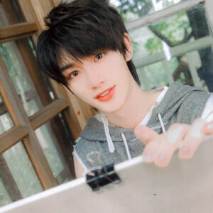 清纯小丁 cr.拾之野行
