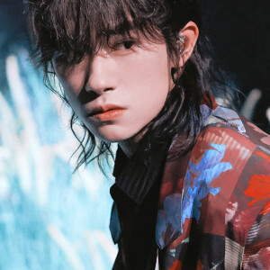 好爱长发的千玺 cr.五行缺千i