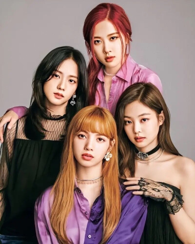 BLACKPINK（블랙핑크），韩国女子演唱组合，2016年8月8日由YG Entertainment推出，由金智秀（JISOO）、金珍妮（JENNIE）、朴彩英（ROSÉ）、LISA四名成员组成。组合名“BLACKPINK”在看起来很美的粉色中稍微加入了否…