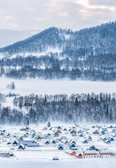 新疆禾木雪景，图片源自@VCG