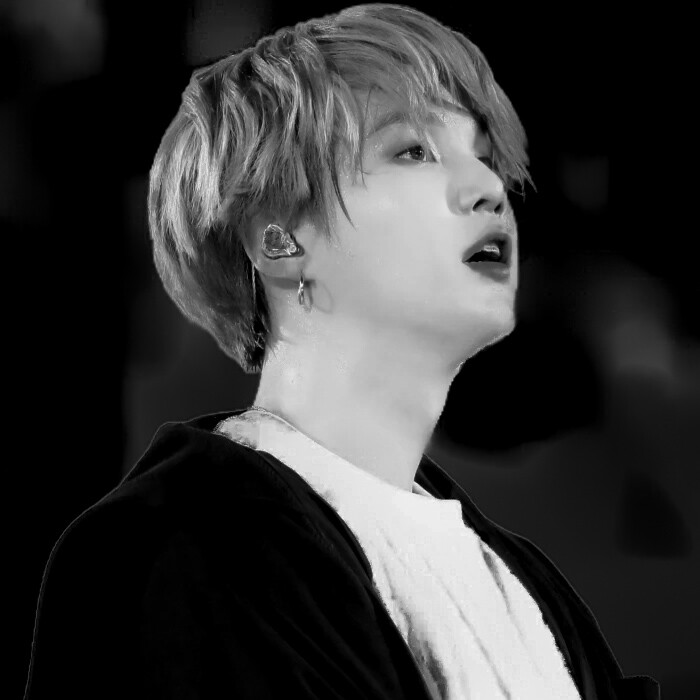 闵玧其（Min Yoongi）