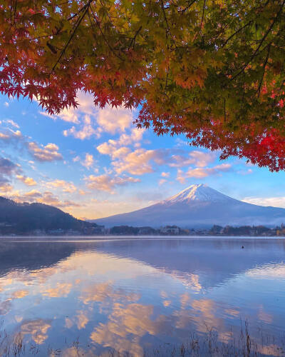 日本 山梨県 富士山 河口湖 紅葉 