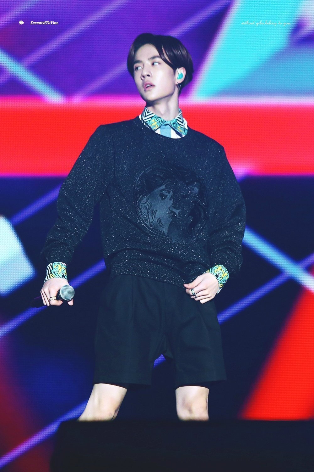 160320qq音乐巅峰音乐会uniq王一博67676770eoeo70crlogo