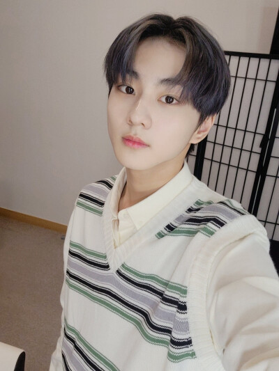 梁祯元.
Jungwon.
enhypen.