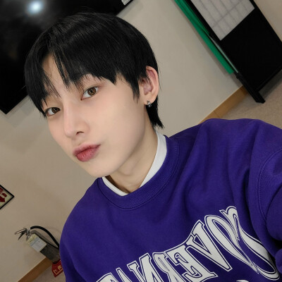 金善禹.
Sunoo.
enhypen.