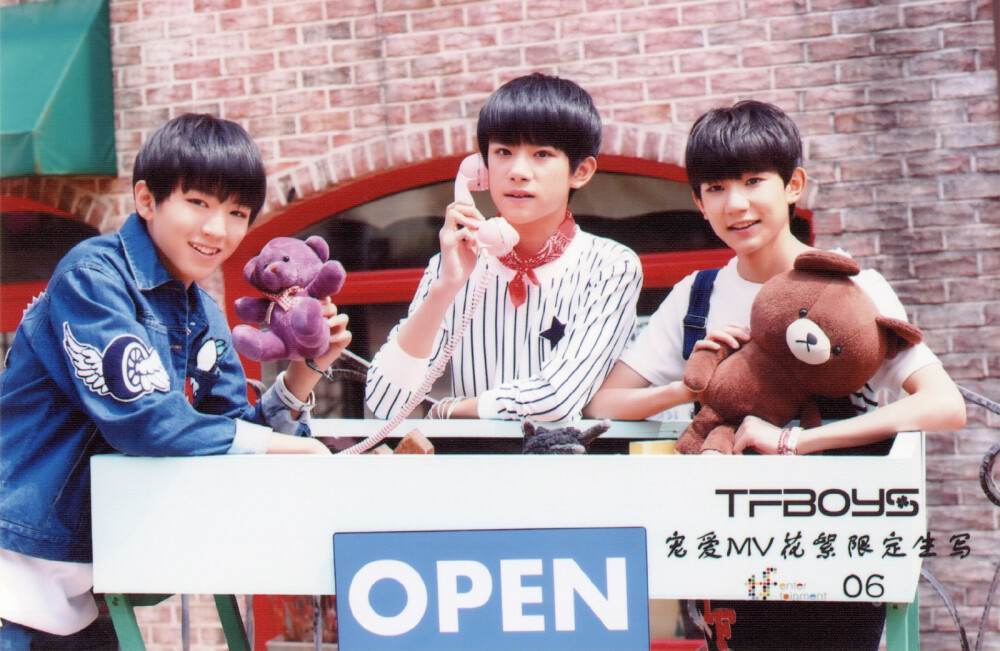 TFBOYS
一些宠爱的爱么v团图