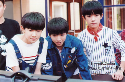 TFBOYS
一些宠爱的爱么v团图