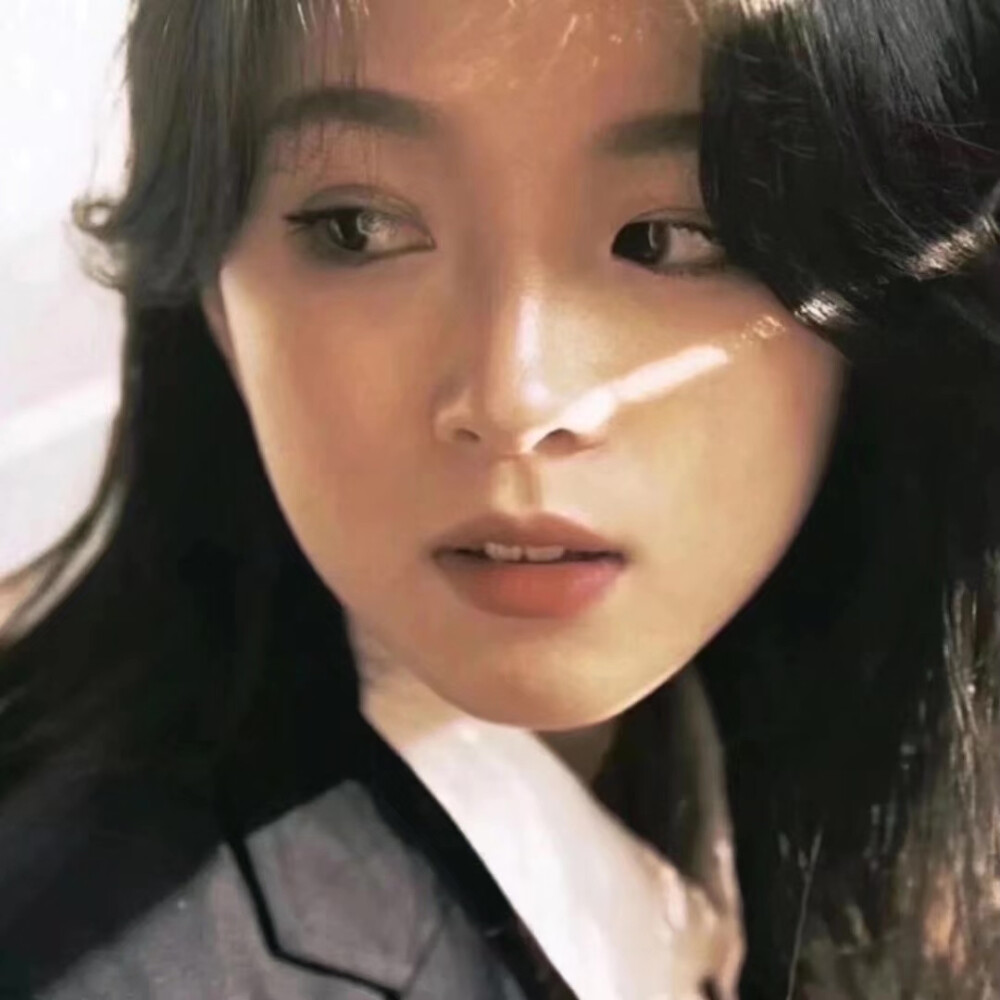 你在身边就好啦 我也不用频繁的发朋友圈 不用整天晚睡了