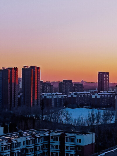 夕阳
夜景
疫情下的长春