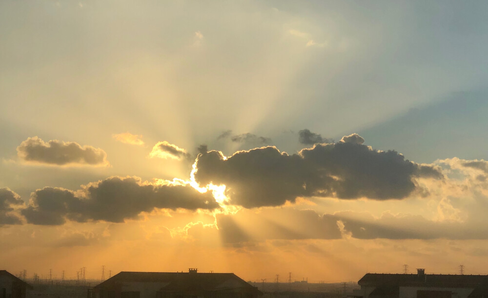 夕阳余晖，如你的羞怯似醉。