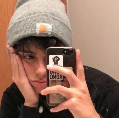 孤独像无人送粥的重感冒