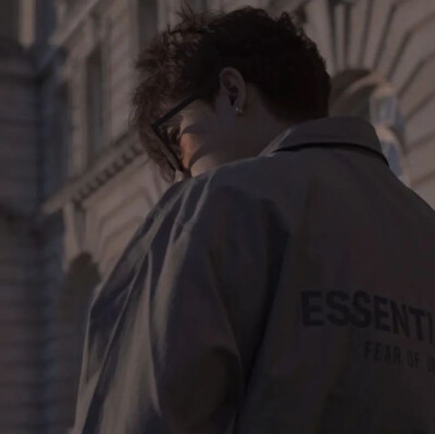 孤独像无人送粥的重感冒