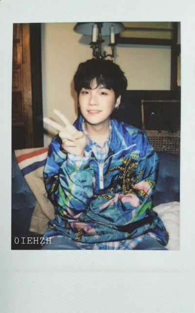 闵玧其
BTS DECO KIT Polaroid
cr:logo