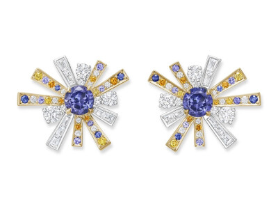 Harry Winston 高级珠宝系列「Winston With Love」以「爱情」作为灵感主题 Winston Light 铂金耳钉 主石为2颗圆形切割坦桑石，点缀黄色蓝宝石、橙色蓝宝石、紫色蓝宝石、蓝宝石和钻石
