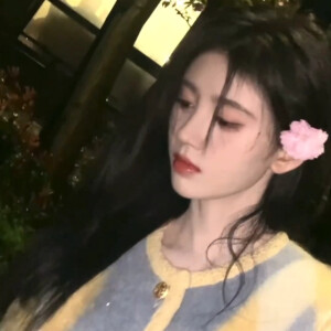 鞠婧祎