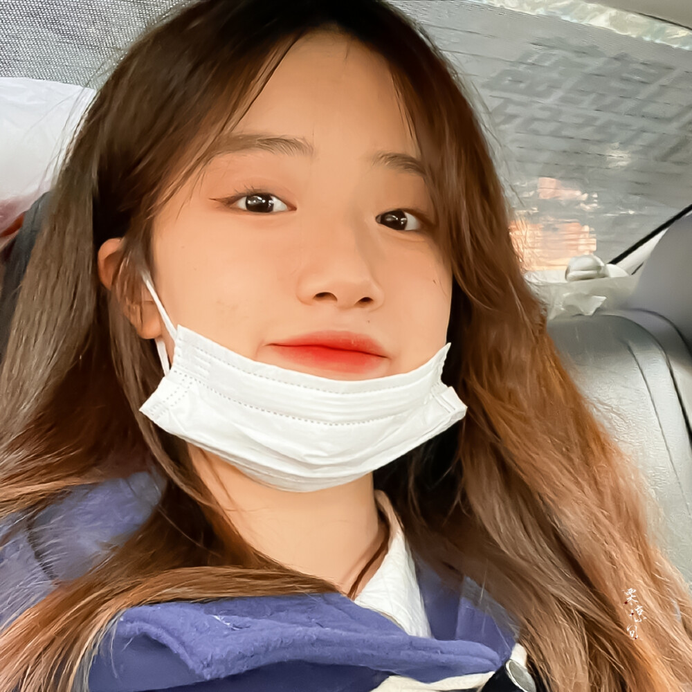 胡馨尹 / 蓝色精灵小胡♡