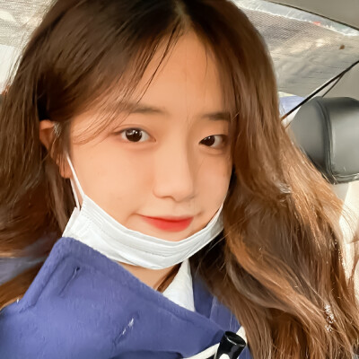 胡馨尹 / 蓝色精灵小胡♡