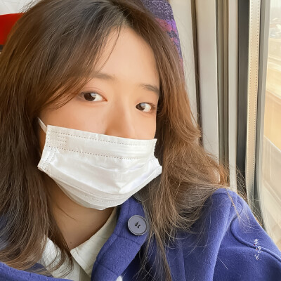 胡馨尹 / 蓝色精灵小胡♡