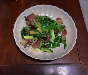 蒜苔炒腊肉
