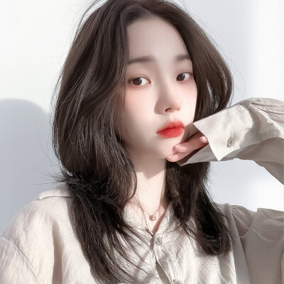  Karina//
「 玫瑰到了花期 我也很想你 」
