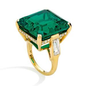 糖茶锅 2022年3月30日 关注 cartier卡地亚祖母绿戒指主石为一颗21.