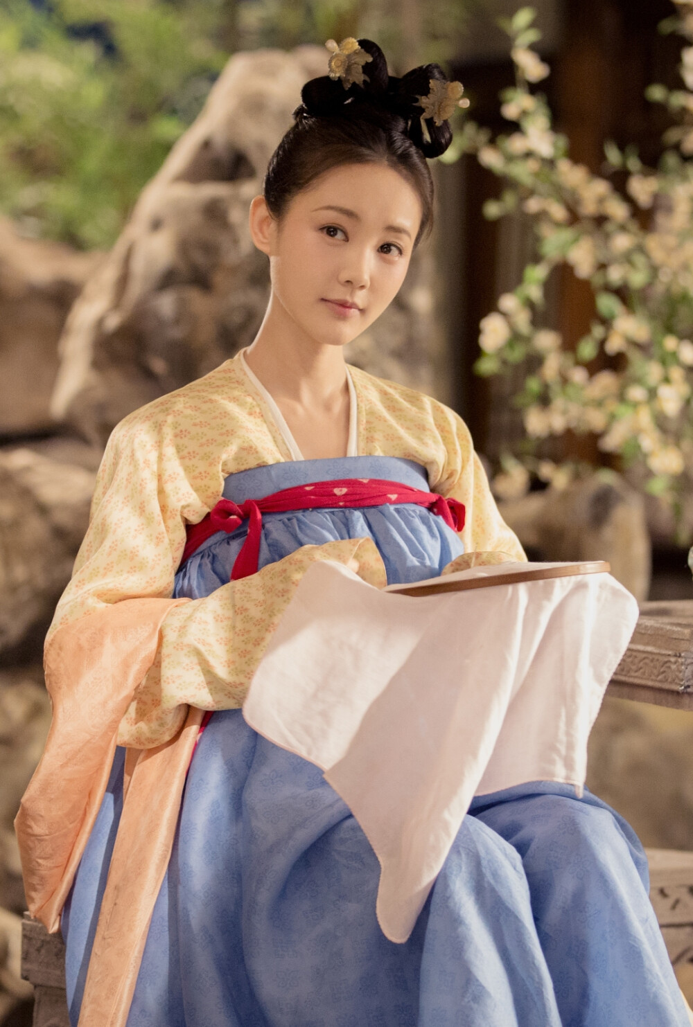 骊歌行 李一桐 傅柔 蓝裙 鹅黄襦