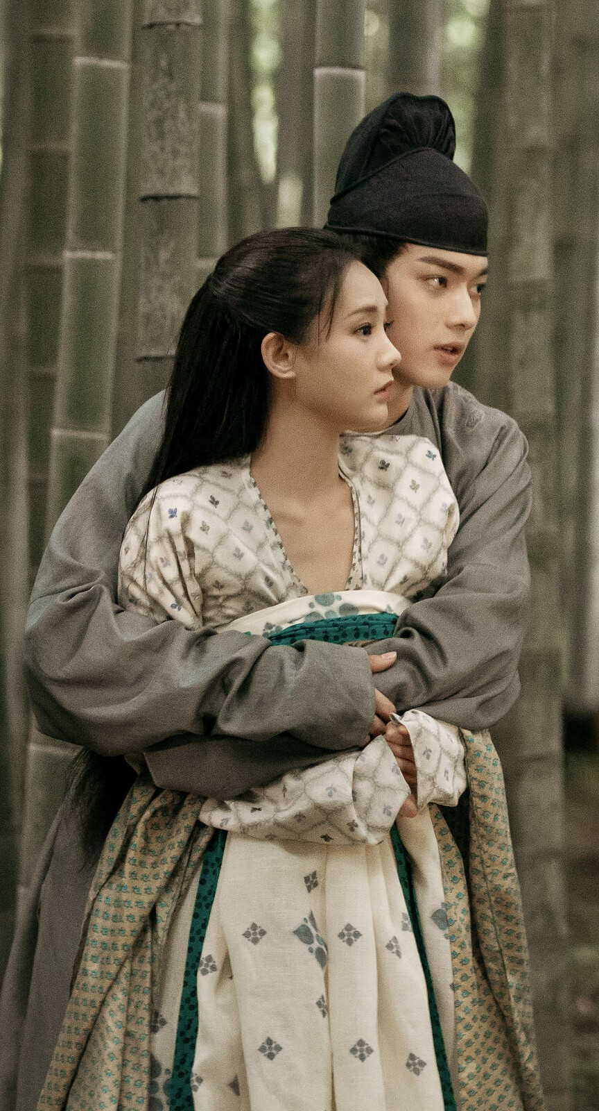 骊歌行李一桐傅柔格子白碎花裙