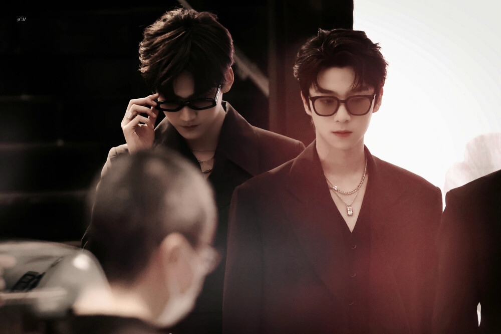 INTO1 张嘉元 周柯宇
元周率
图源微博见水印