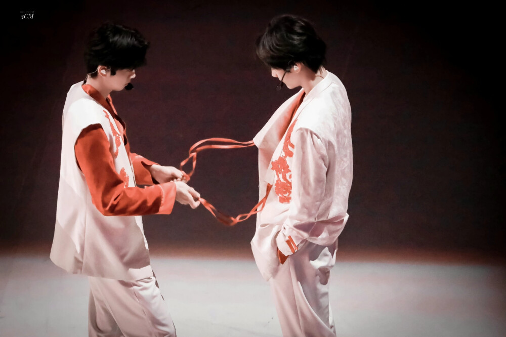 INTO1 张嘉元 周柯宇
元周率
图源微博见水印