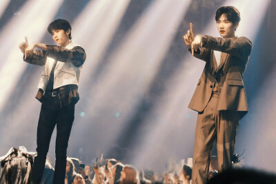 INTO1 张嘉元 周柯宇
元周率
图源微博见水印