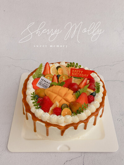 #SHERRYMOLLY家の下午茶# —『原味太妃醬cake』
一家人一起吃的生日cake～ 熱鬧一些 好吃好看
麻麻和小朋友一起的生日 雙倍快樂呢