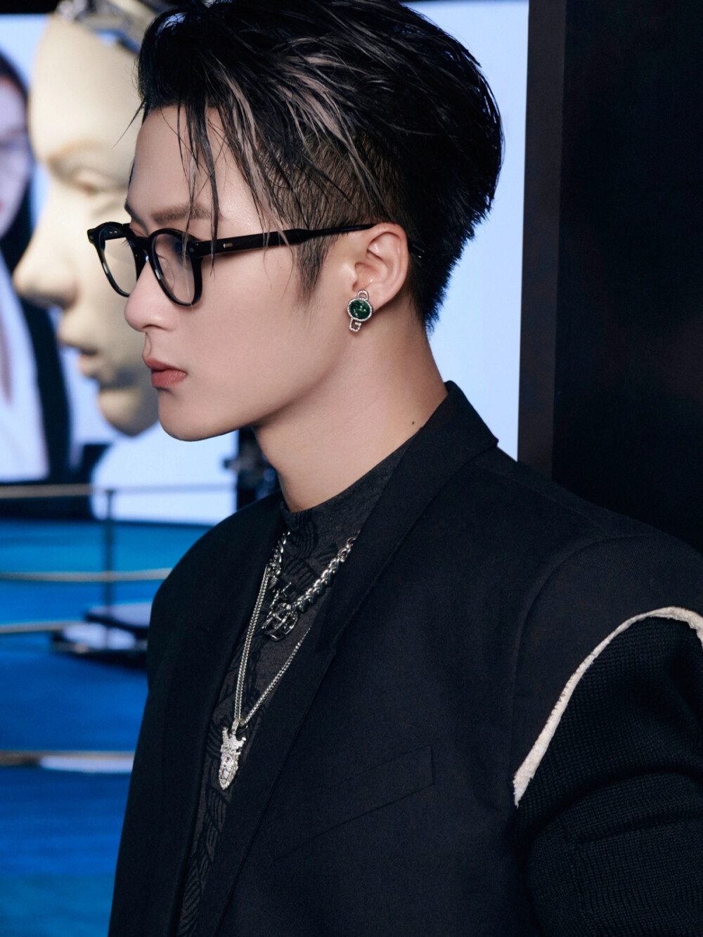 把眼镜焊在脸上好帅