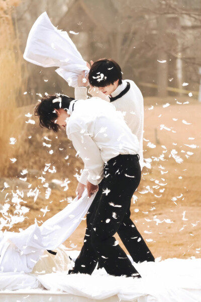 INTO1 张嘉元 周柯宇
图源微博见水印