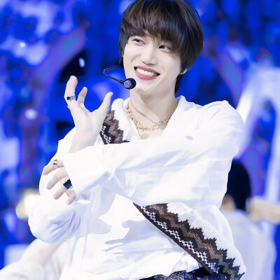 永远别让世俗淹没生活的热情和浪漫
WEI_AI