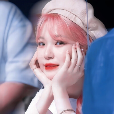 •fromis_9白知宪
•©byfromis_9