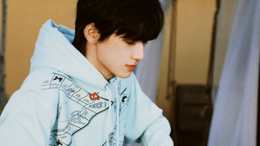 橙光素材 @宋亚轩
自修