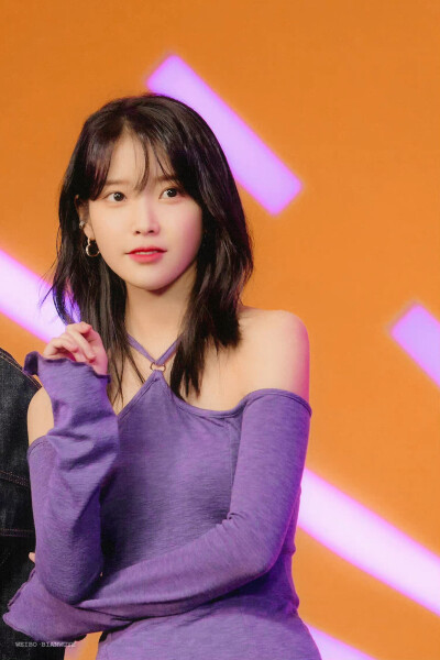 IU