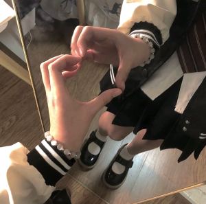 感谢大家对妤的支持
我会继续努力哒！
多多指教！
对镜比心
二转注明