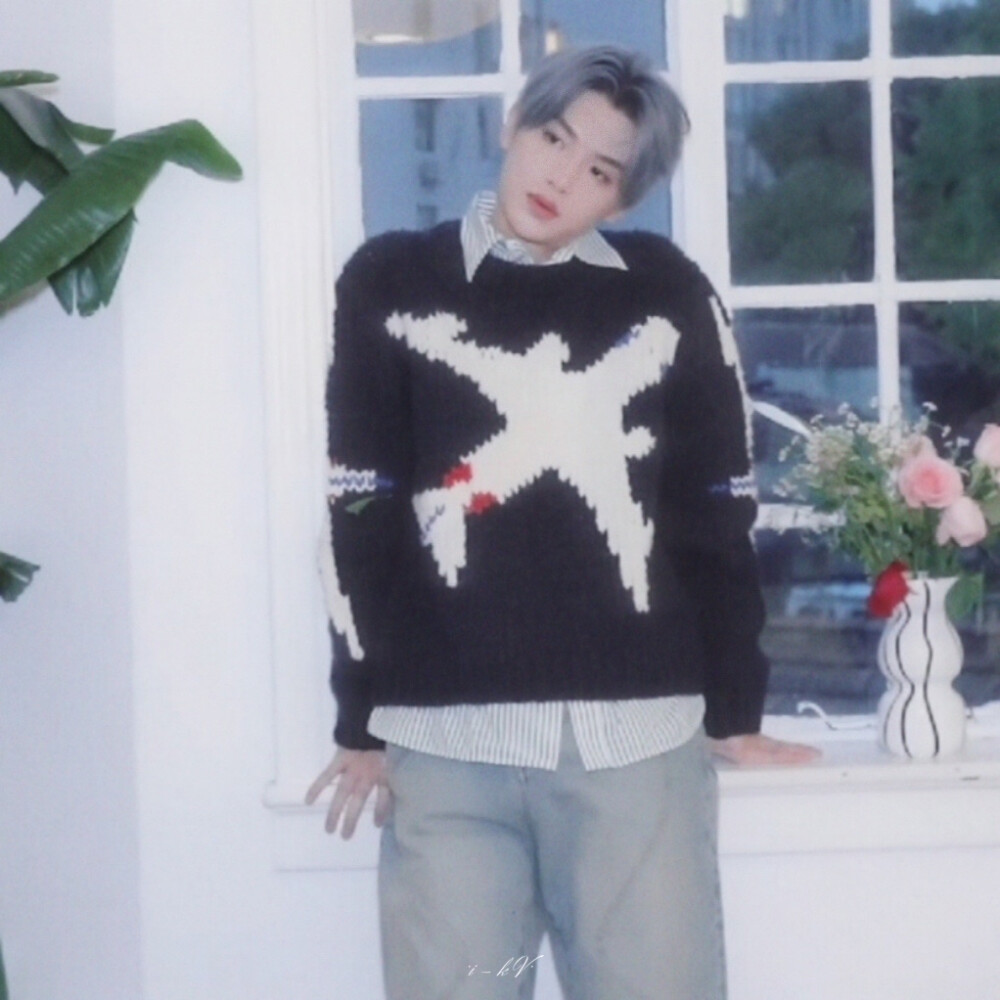 黄明昊
-©斯莱特林不知名巫师