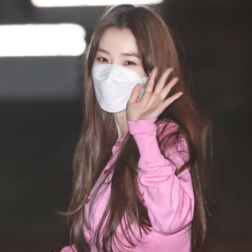 GOLDEN SLUMBER
裴珠泫站图可二改