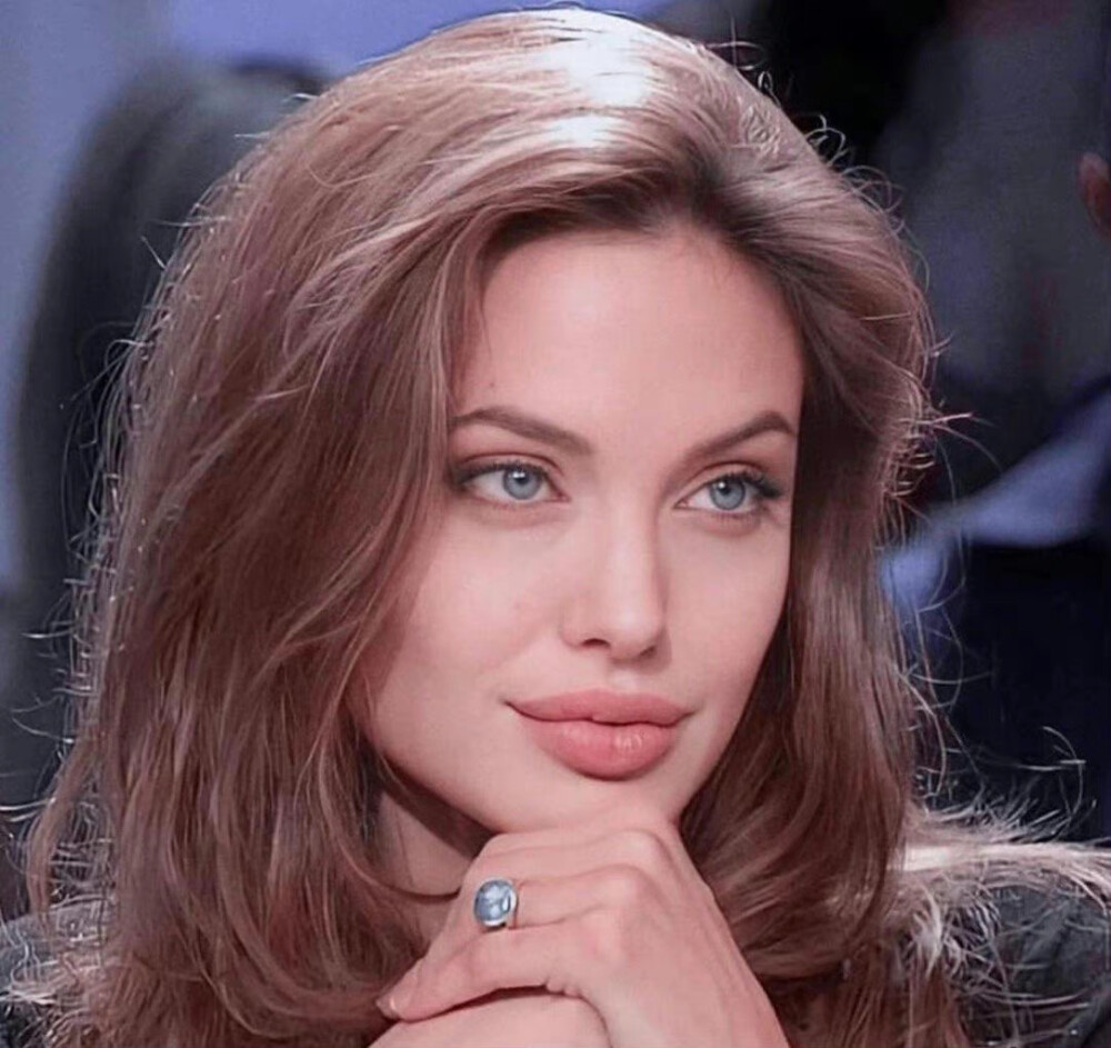 Angelina Jolie 