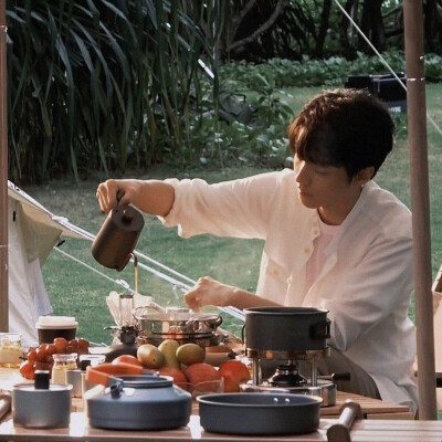 王俊凯 和男朋友去春游吗 cr.校草追随者
真的太适合做背景图了