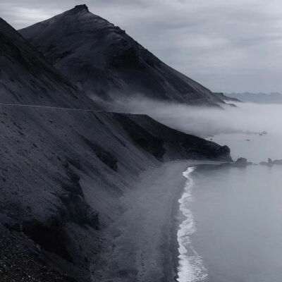  大海包容孤独＊// 最后鲨鱼回到了海底 而我的话永埋藏在心里（琳）