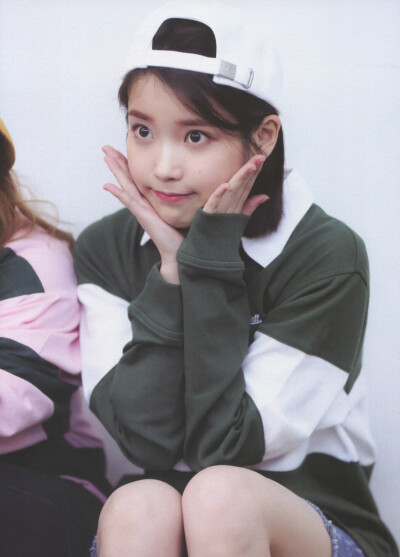 IU(李知恩)