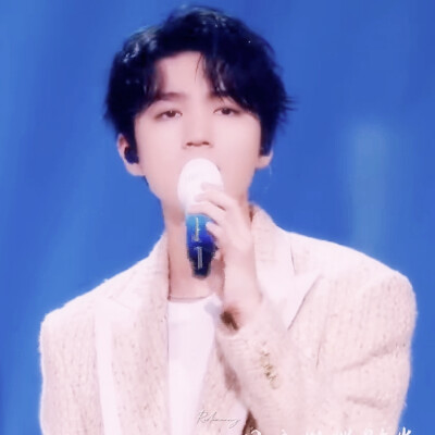 TFBOYS 王俊凯 王源 易烊千玺