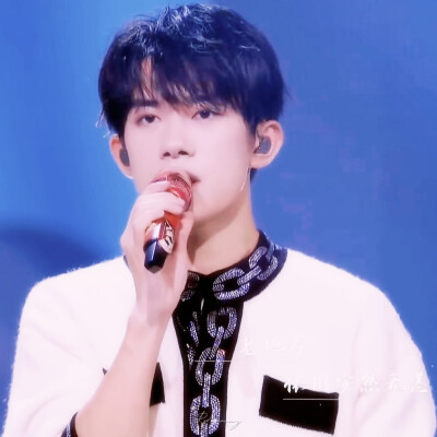 TFBOYS 王俊凯 王源 易烊千玺